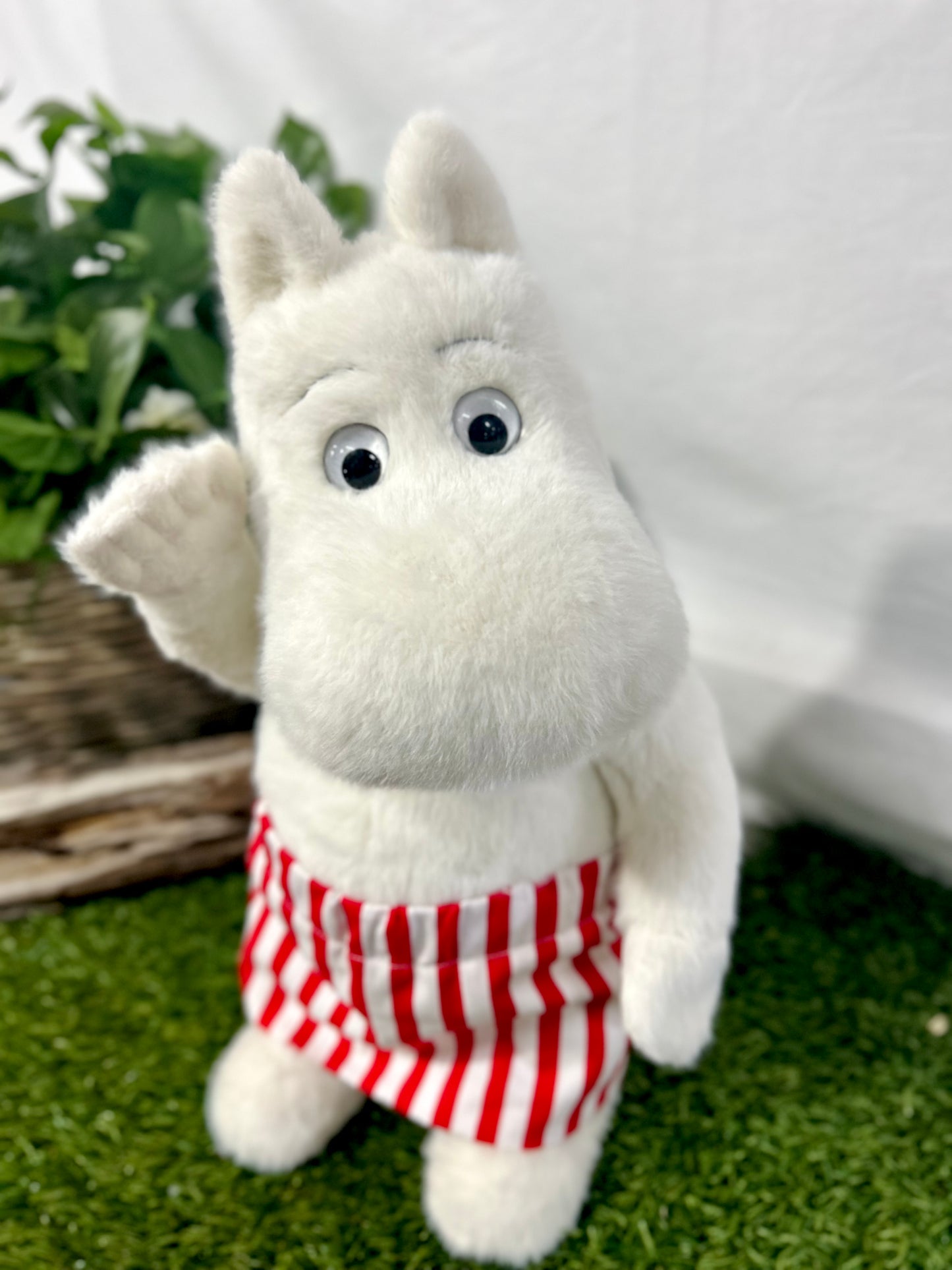 2025 CHARLIE SIGNATURE BEAR MOOMINMAMMA