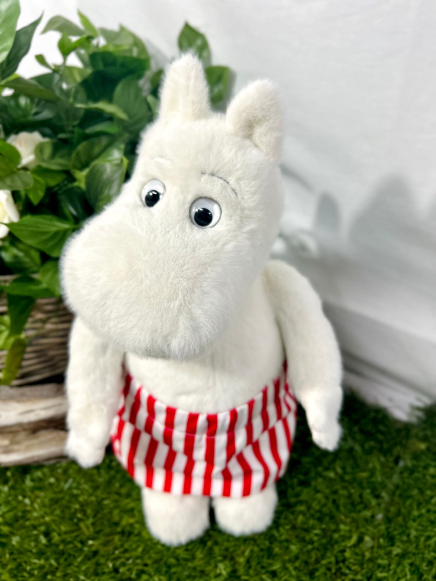 2025 CHARLIE SIGNATURE BEAR MOOMINMAMMA
