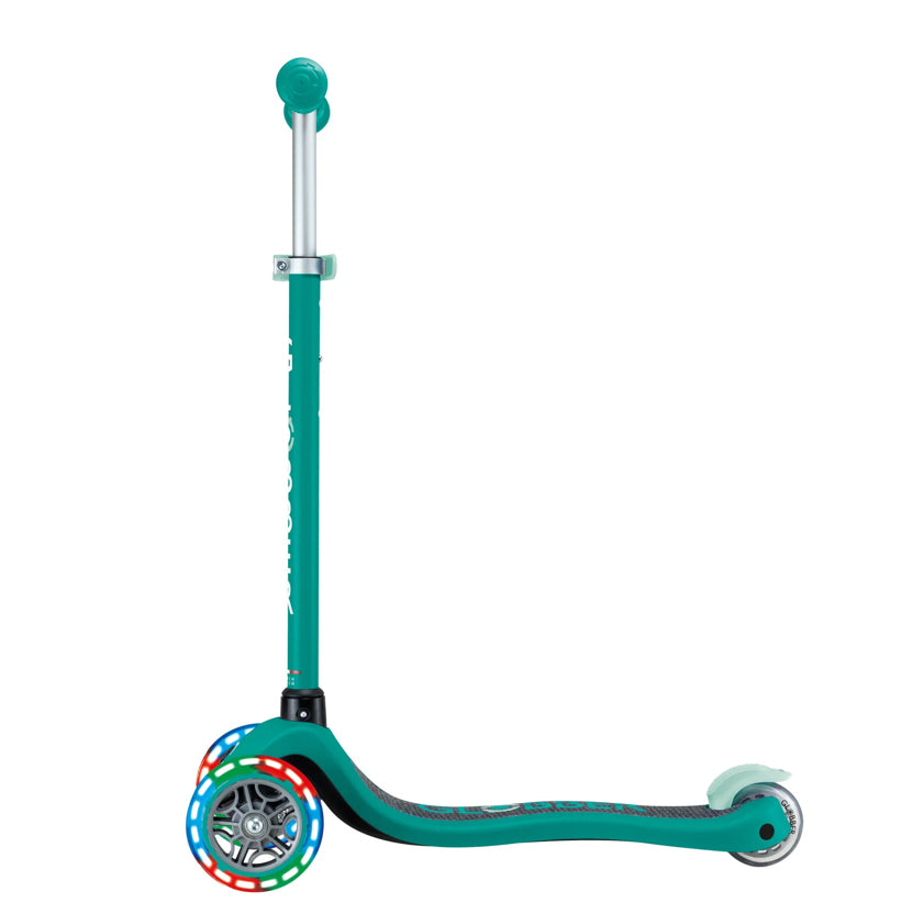 GLOBBER SCOOTER V2 LIGHTS EMERALD GREEN