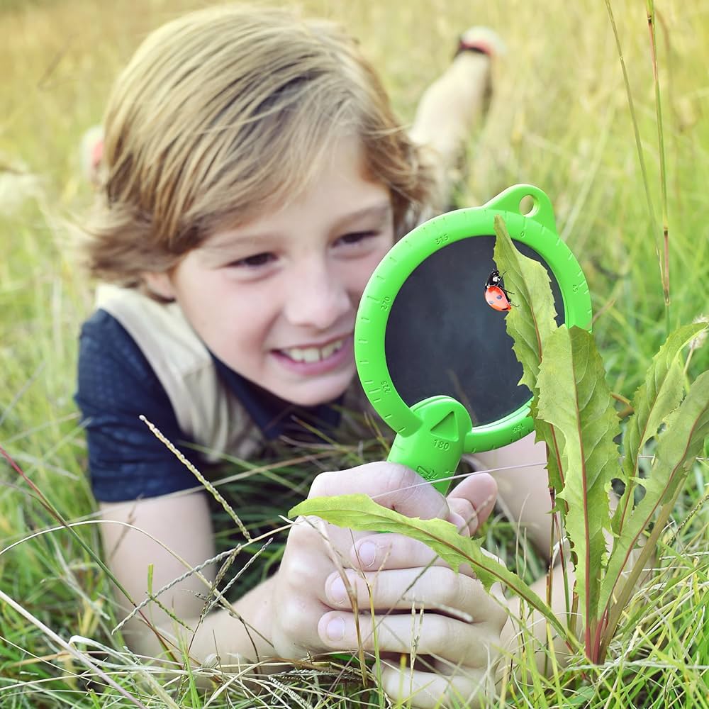 WILD ADVENTURE MAGNIFYING GLASS