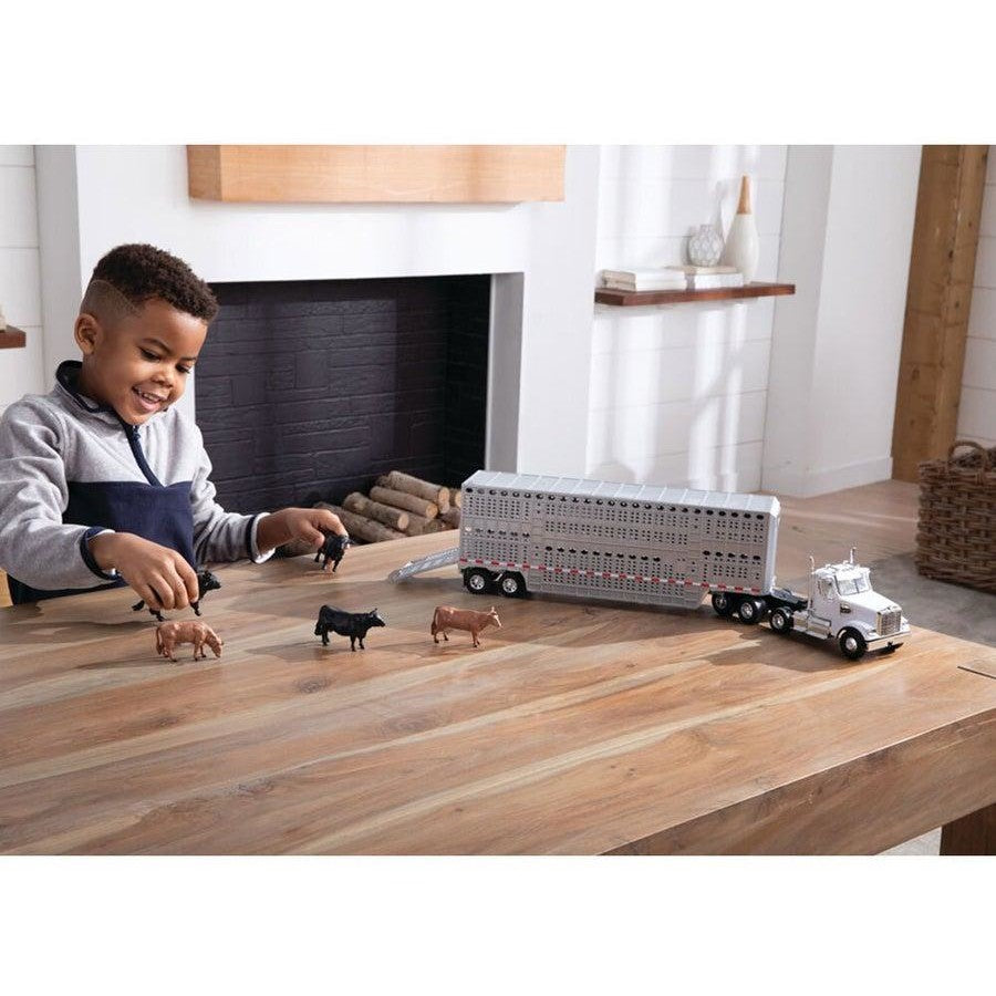 1:32 FREIGHLINER SEMI W CATTLE TRAILER