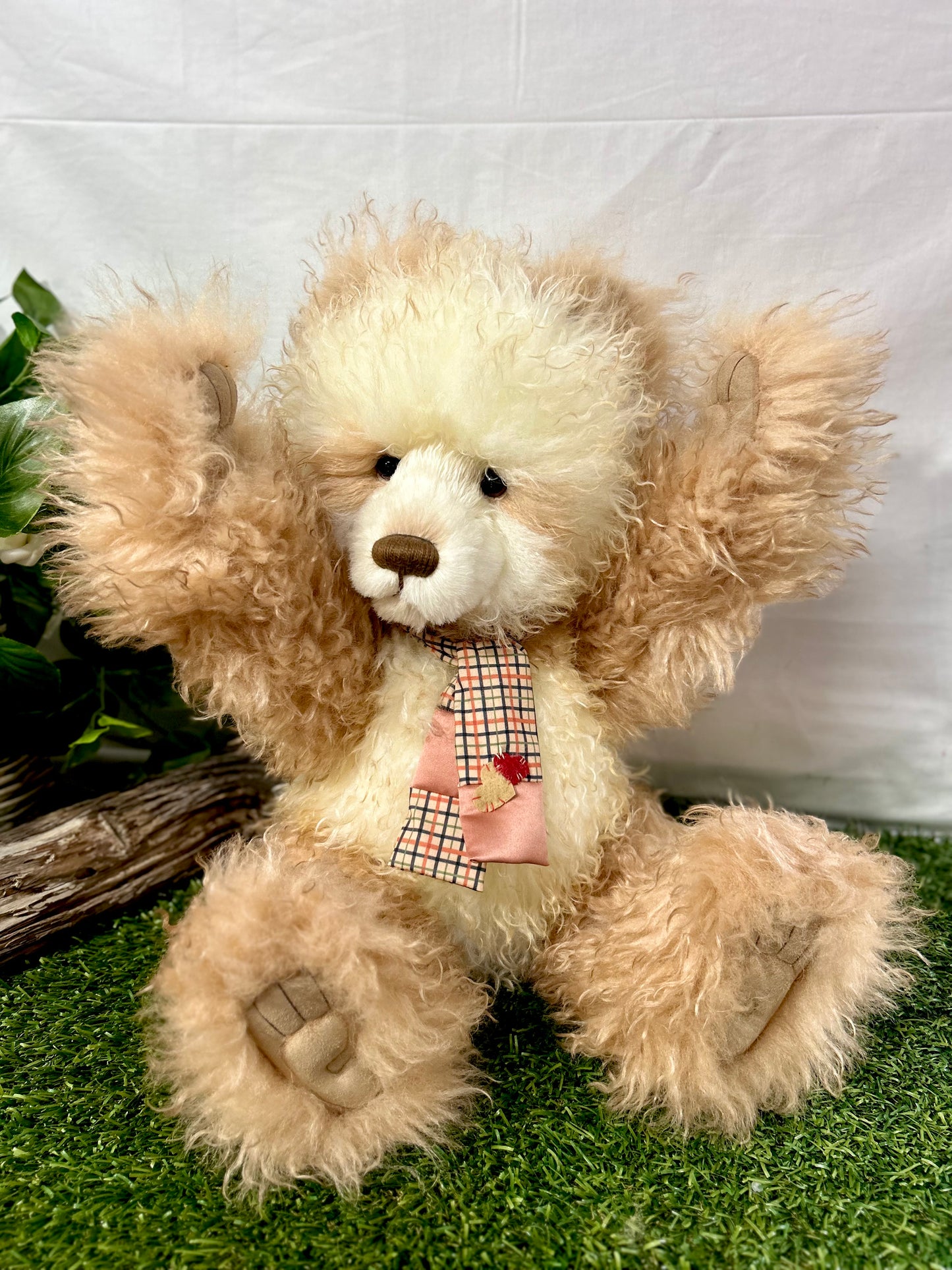 2025 CHARLIE BEARS KATHERINE