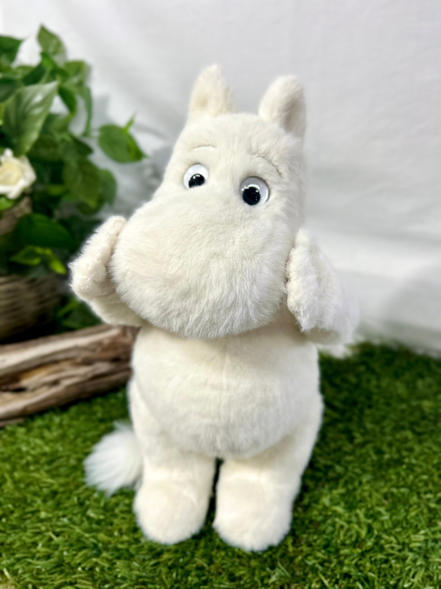 2025 CHARLIE SIGNATURE BEAR MOOMINTROLL