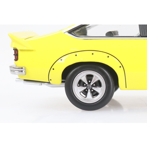 D/C 1:24 YELLOW A9X TORANA 308 FACTORY