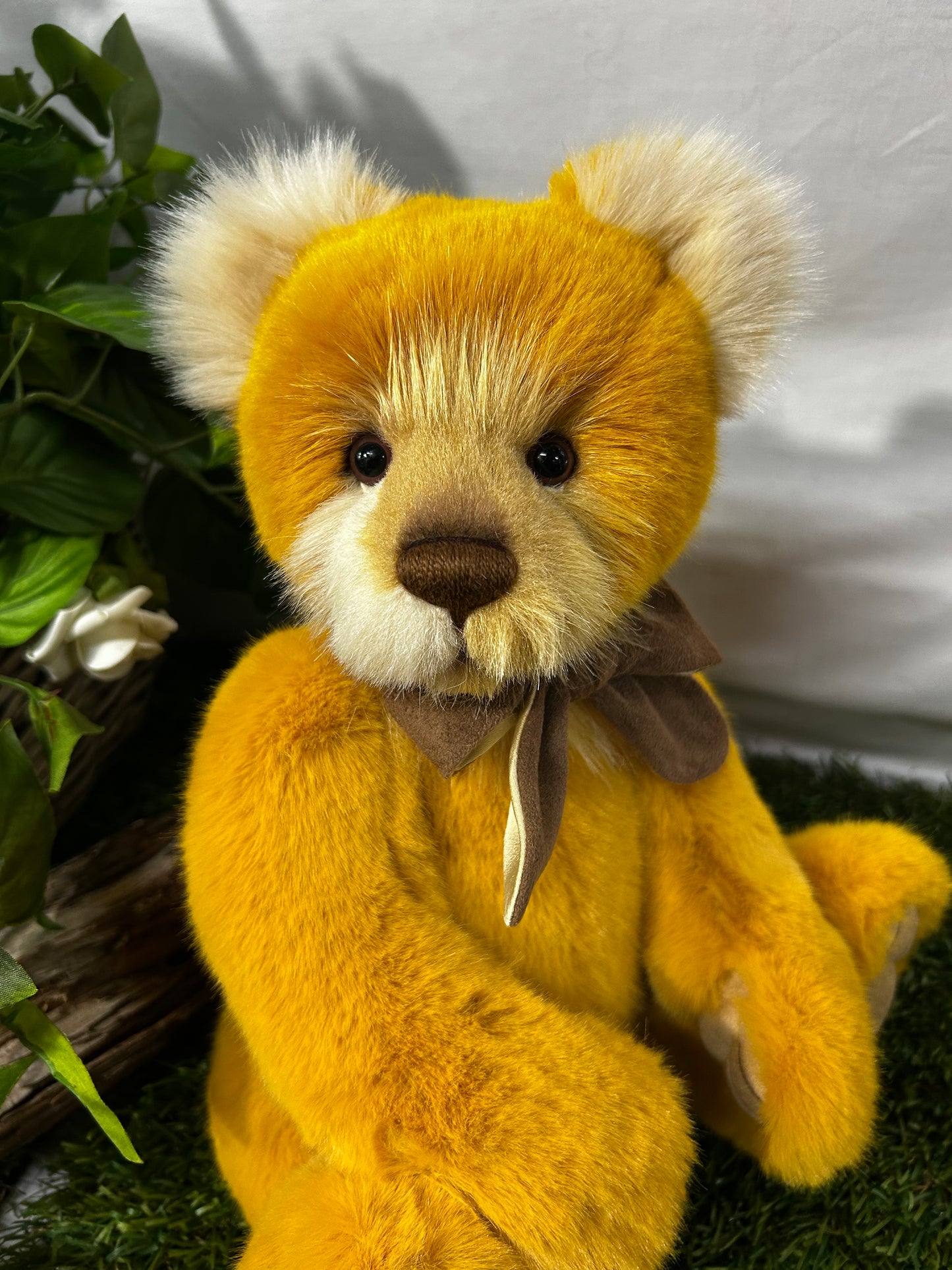 2025 CHARLIE BEARS MRS JONES
