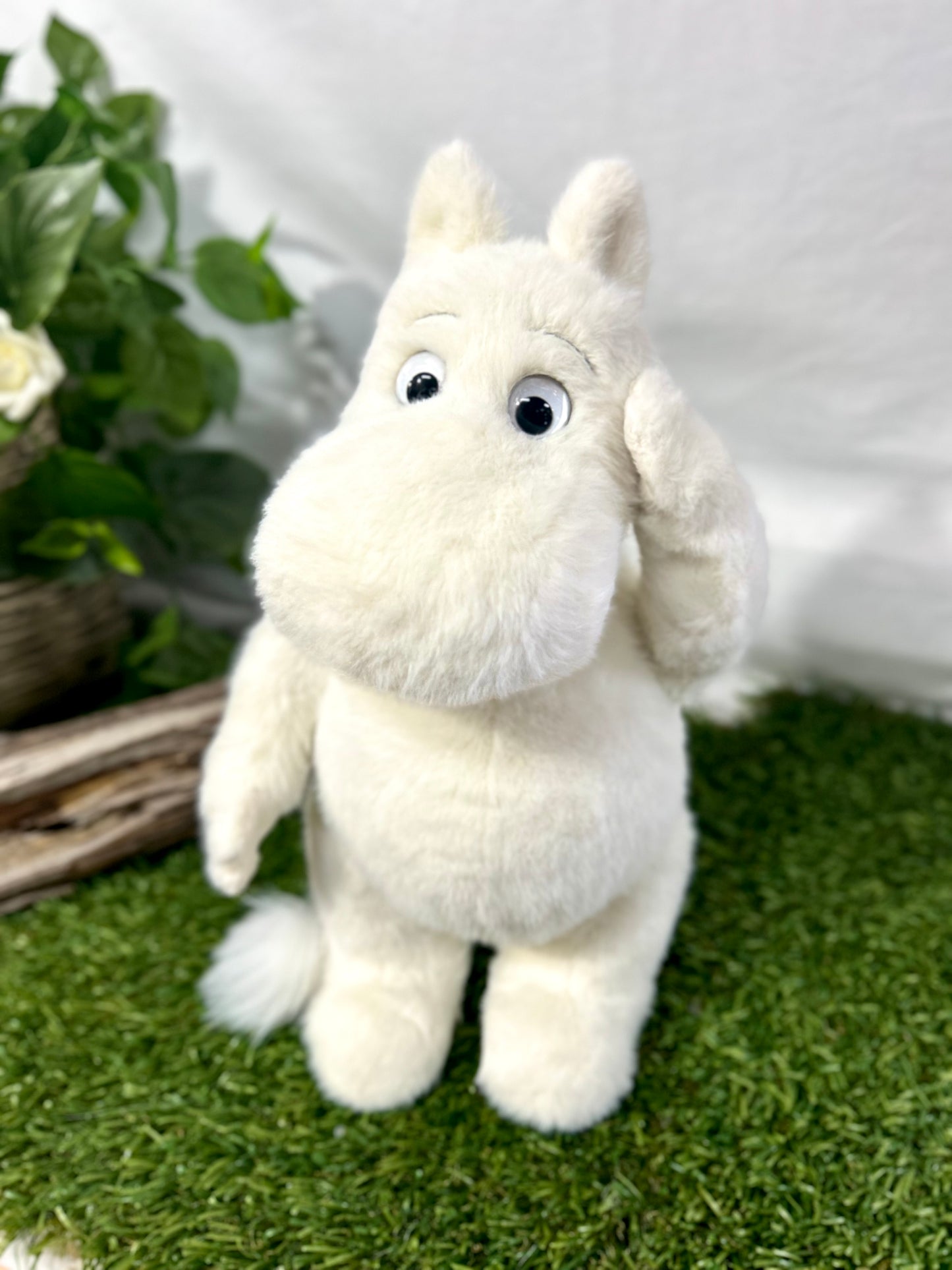 2025 CHARLIE SIGNATURE BEAR MOOMINTROLL