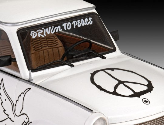 Revell 1:24 Trabant 601 Builders Choice