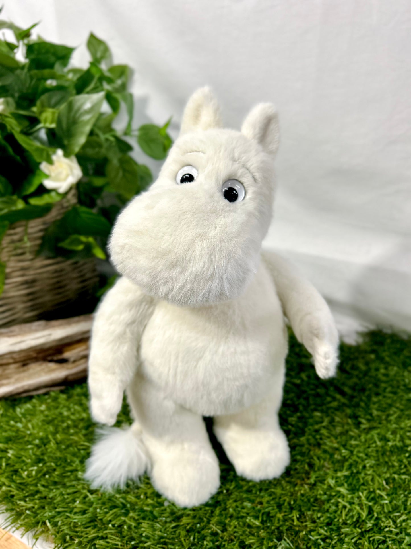 2025 CHARLIE SIGNATURE BEAR MOOMINTROLL