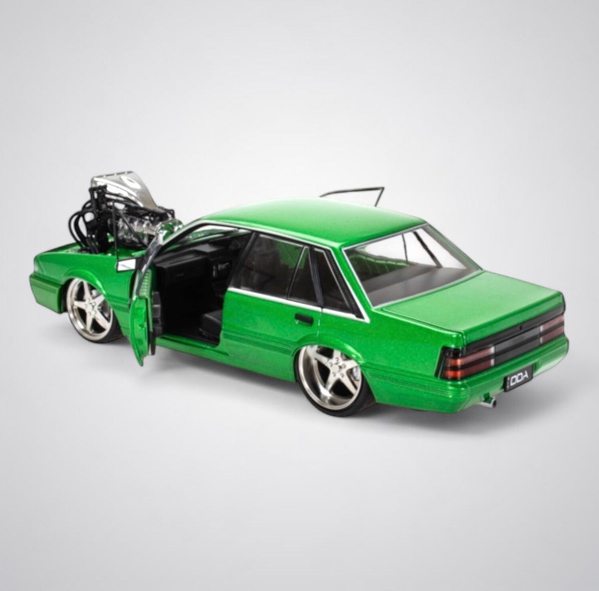 D/C 1:24 VL CALAIS HOLDEN OSIRIS GREEN
