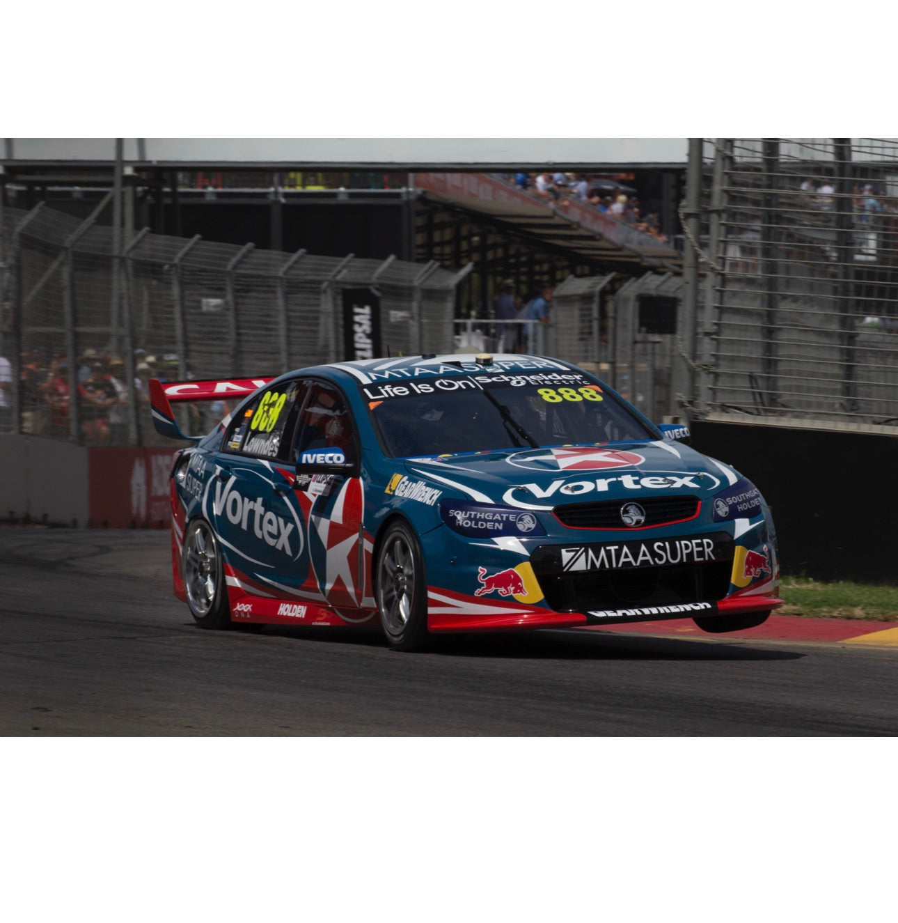 1:18 #888 VF COMM 2016 CLIPSAL LOWNDES