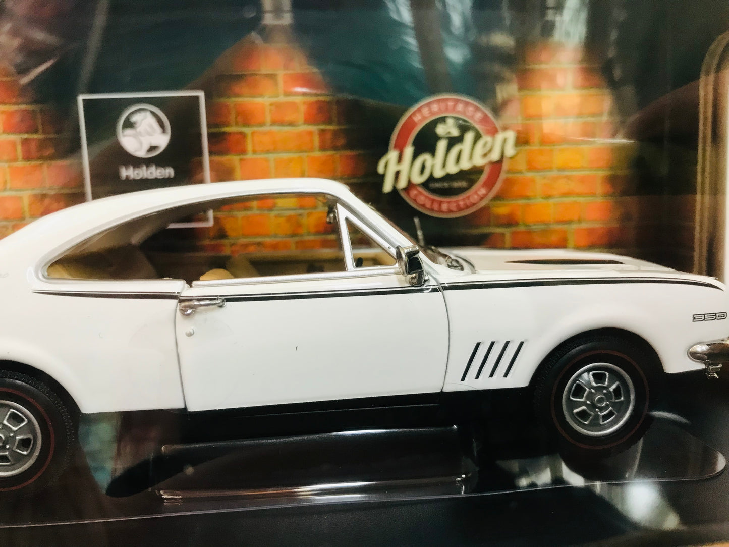 D/C 1:32 1970 Hg Gts 350 Monaro White