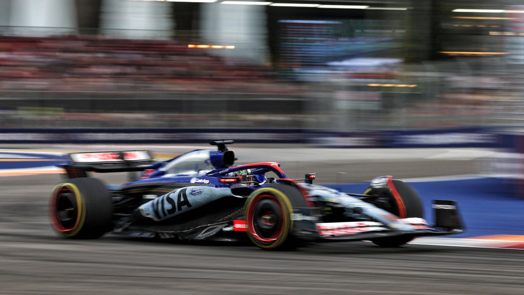 1:18 F1 Vcarb Team Sinapore Gp Daniel Ri