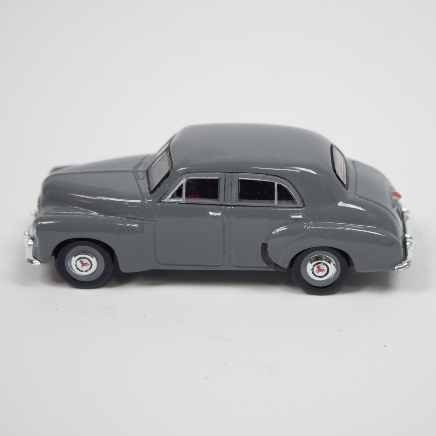 1:64 HOLDEN 48-215 FX CONVOY GREY