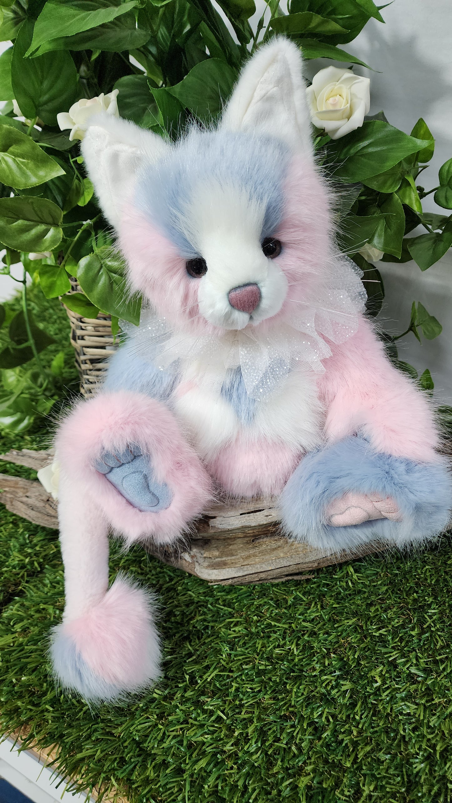 2025 CHARLIE BEARS EXCL COSMO