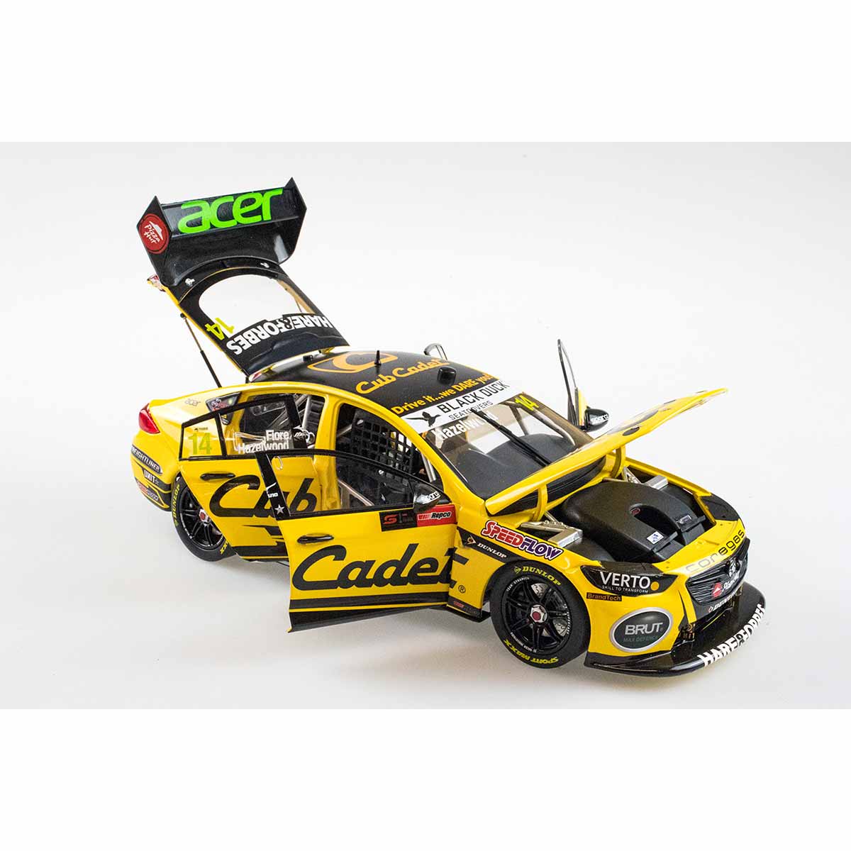 1:18 HOLDEN ZB #14 BJR CUB CADET BATH 21