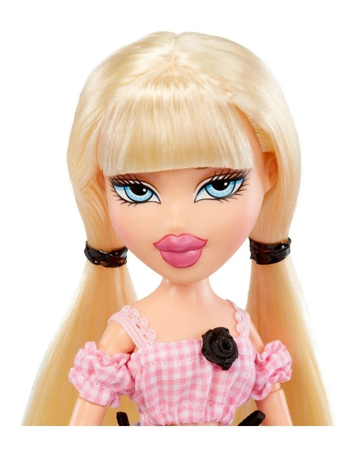 BRATZ GOIN OUT DOLL CLOE