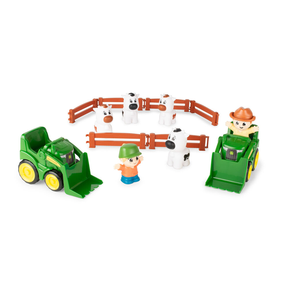 JD THE COWS ARE OUT FARM SET