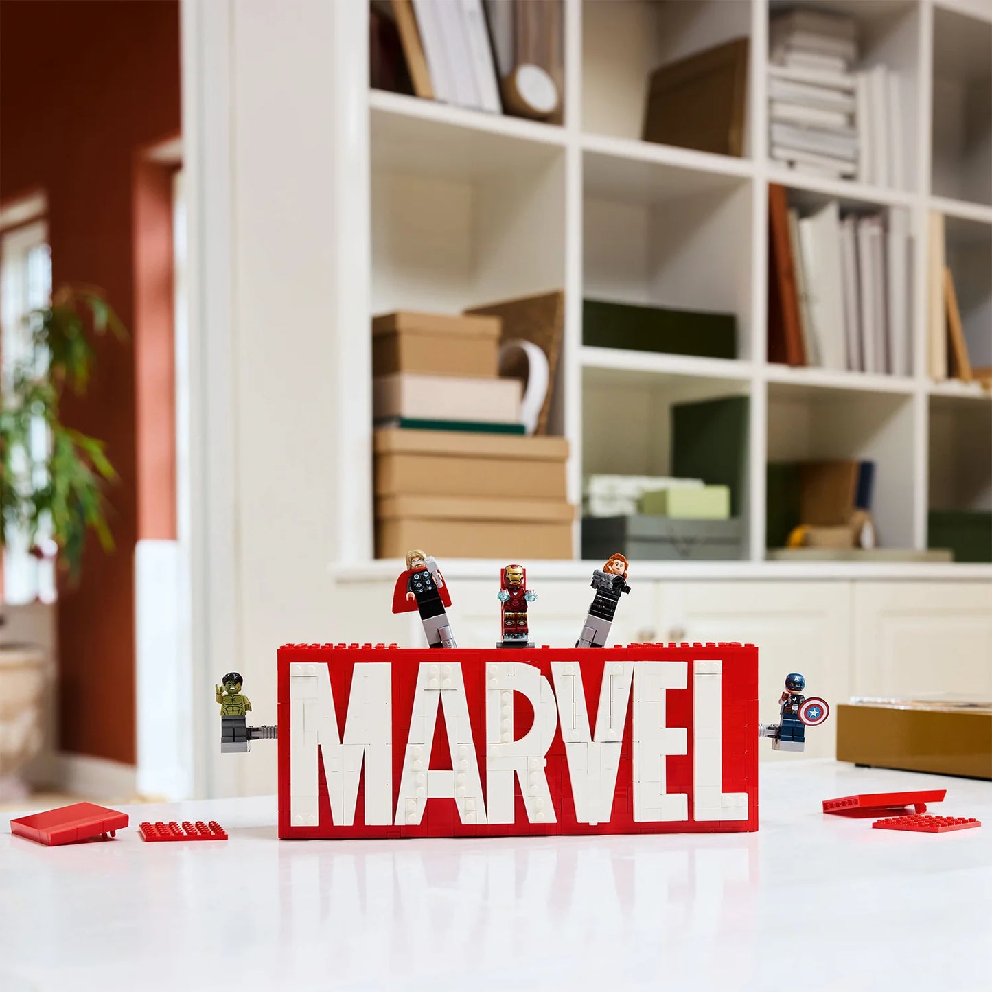 LEGO 76313 MARVEL LOGO & MINIFIGURES