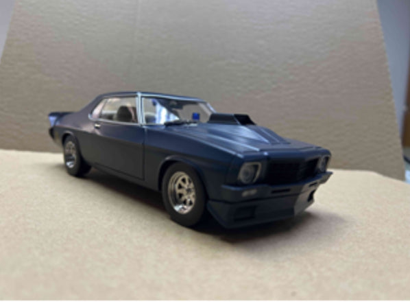 DDA 1:24 MFP PURSUIT SPECIAL HOLDEN HQ