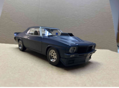 DDA 1:24 MFP PURSUIT SPECIAL HOLDEN HQ