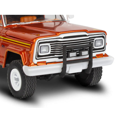 REVELL 1:24 JEEP J-10 PICKUP W CAMPER