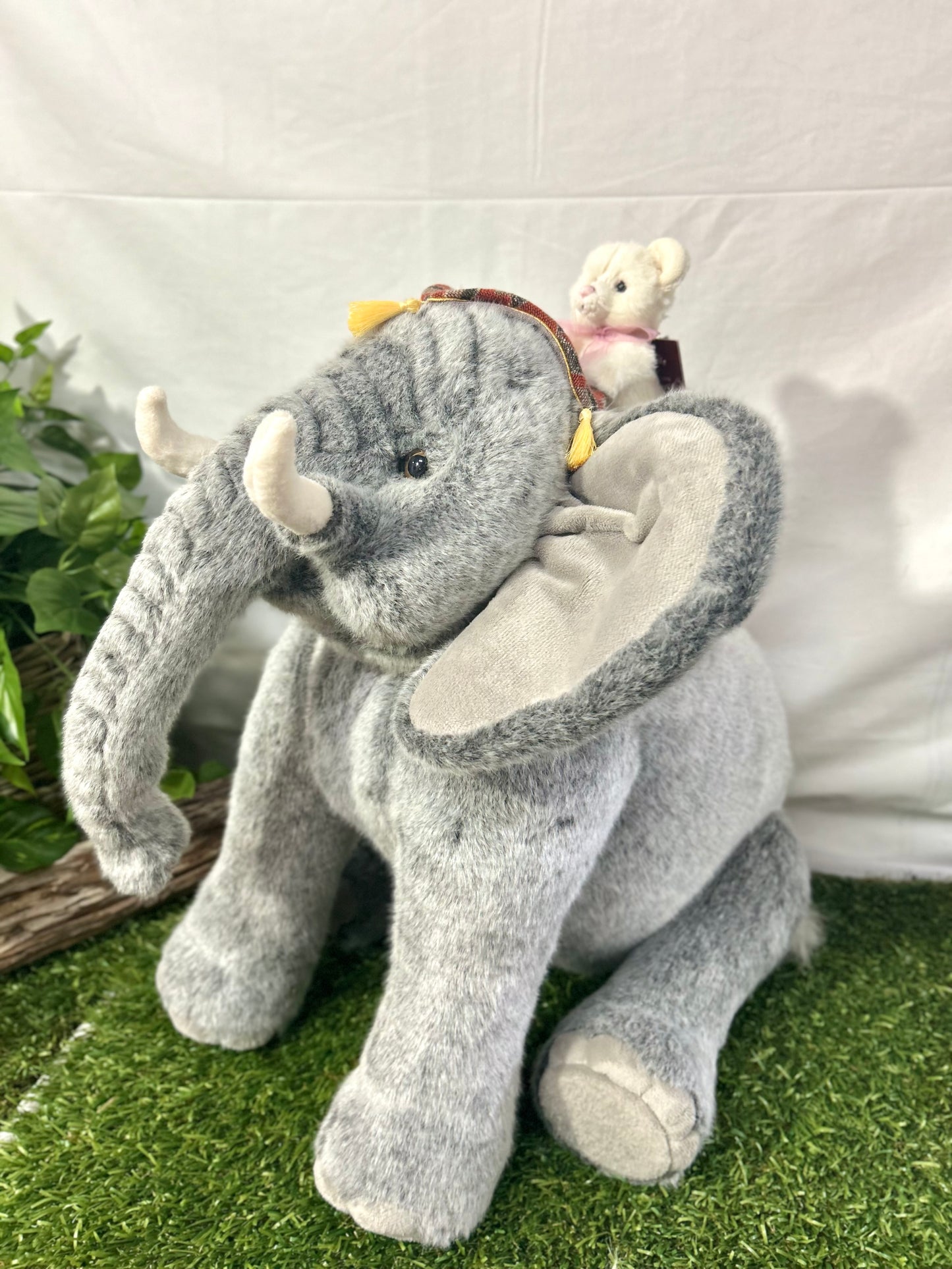 CHARLIE BEARS PICCADILLY & CIRCUS