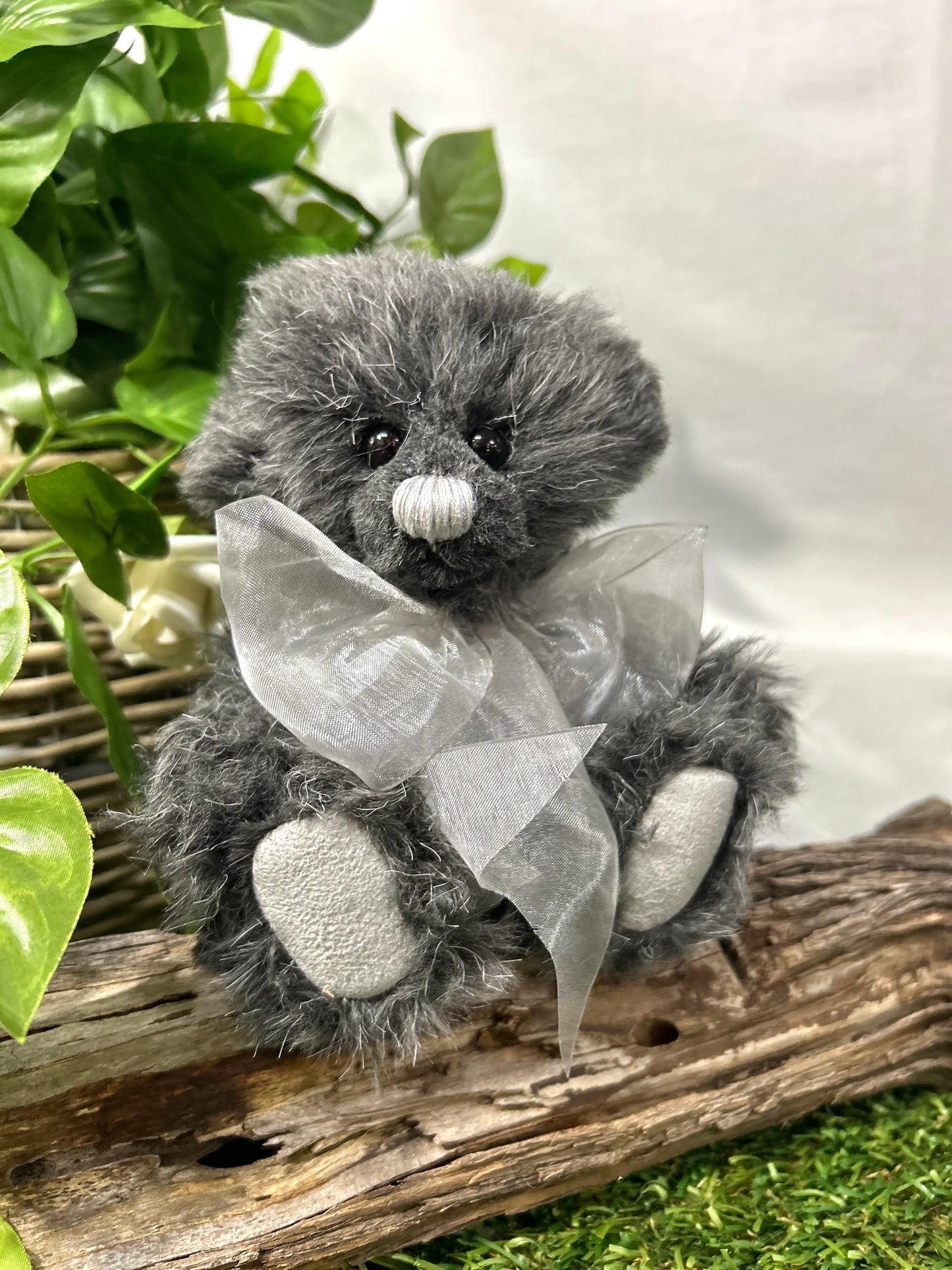 2025 CHARLIE BEARS MR FOGG