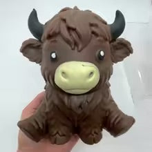 JUMBO SQUISHY HIGHLAND COW