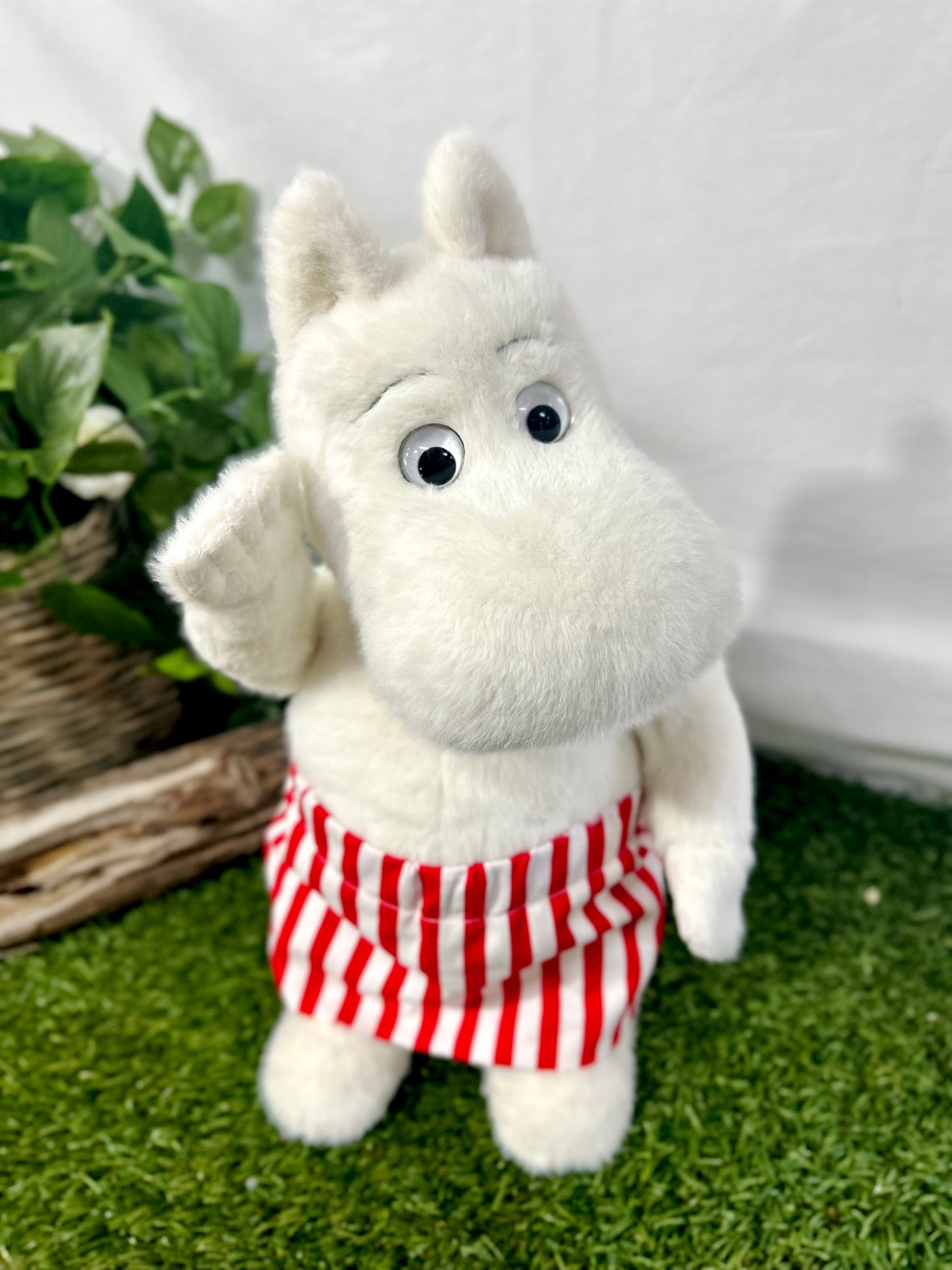 2025 CHARLIE SIGNATURE BEAR MOOMINMAMMA