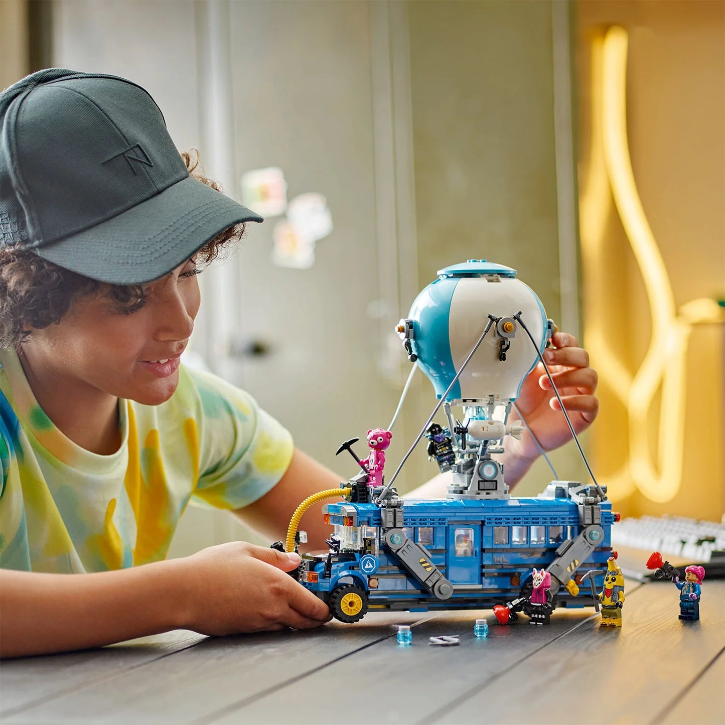 LEGO 77073 FORTNITE BATTLE BUS