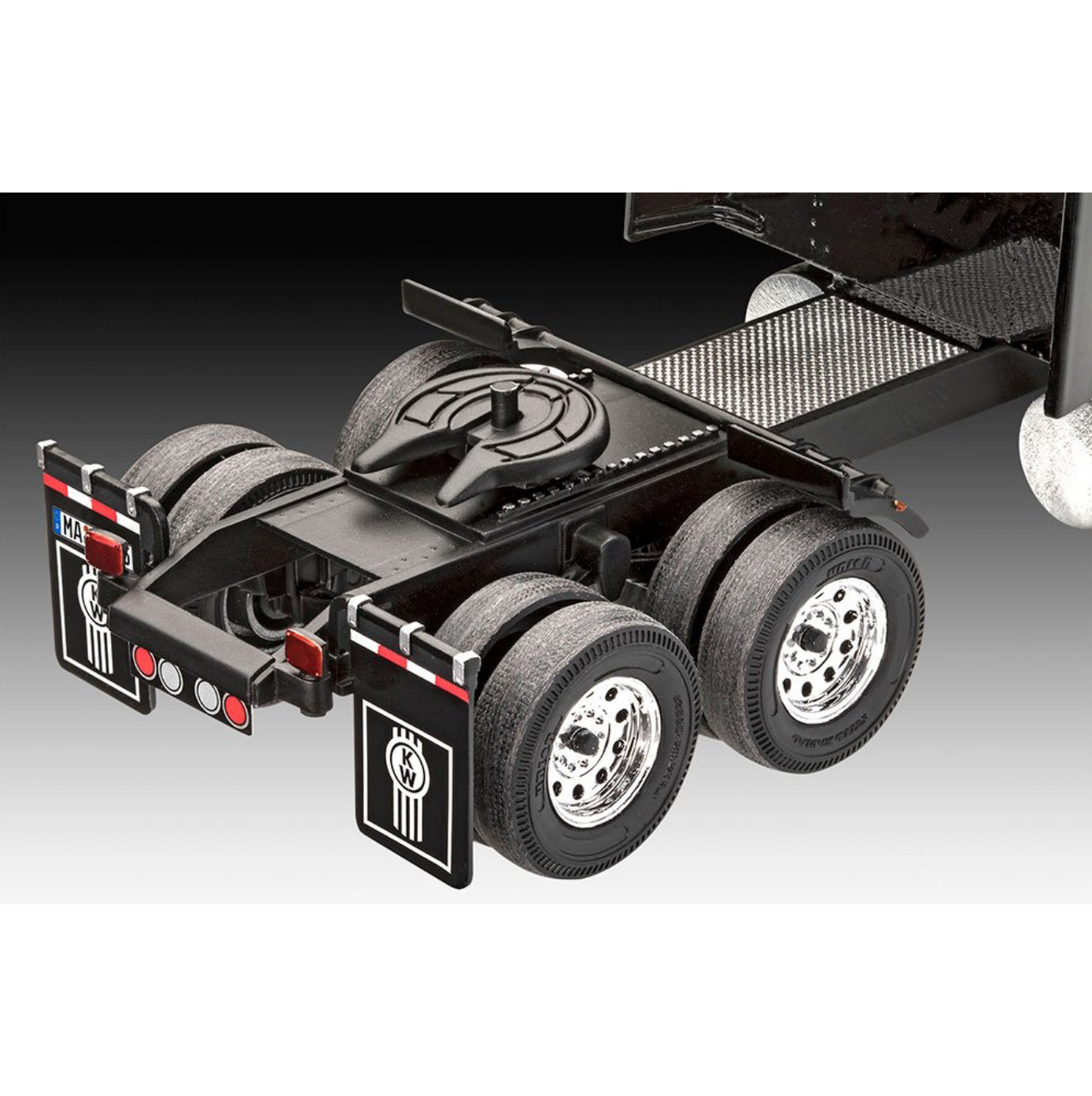 REVELL 1:32 TOUR TRUCK IRON MAIDEN 50TH