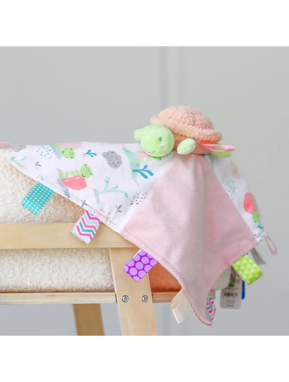 PLUSH MARY MEYER TIPPY TURTLE BLANKET