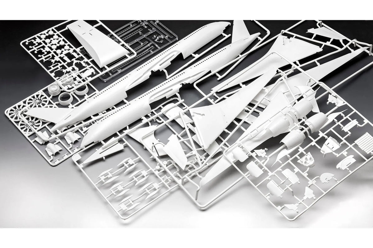 REVELL 1:144 GIFT SET LUFTHNSA 100YRS