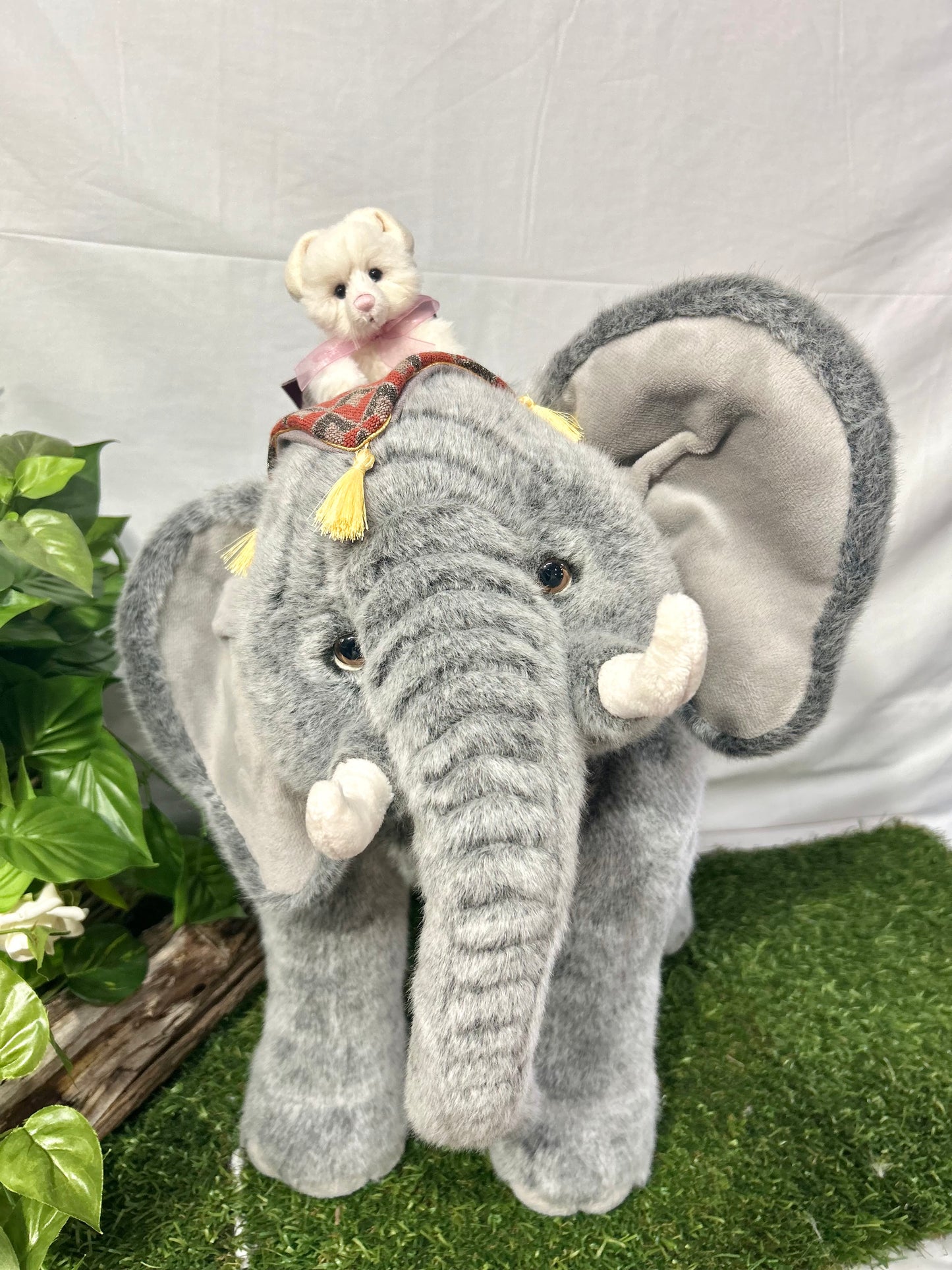 CHARLIE BEARS PICCADILLY & CIRCUS