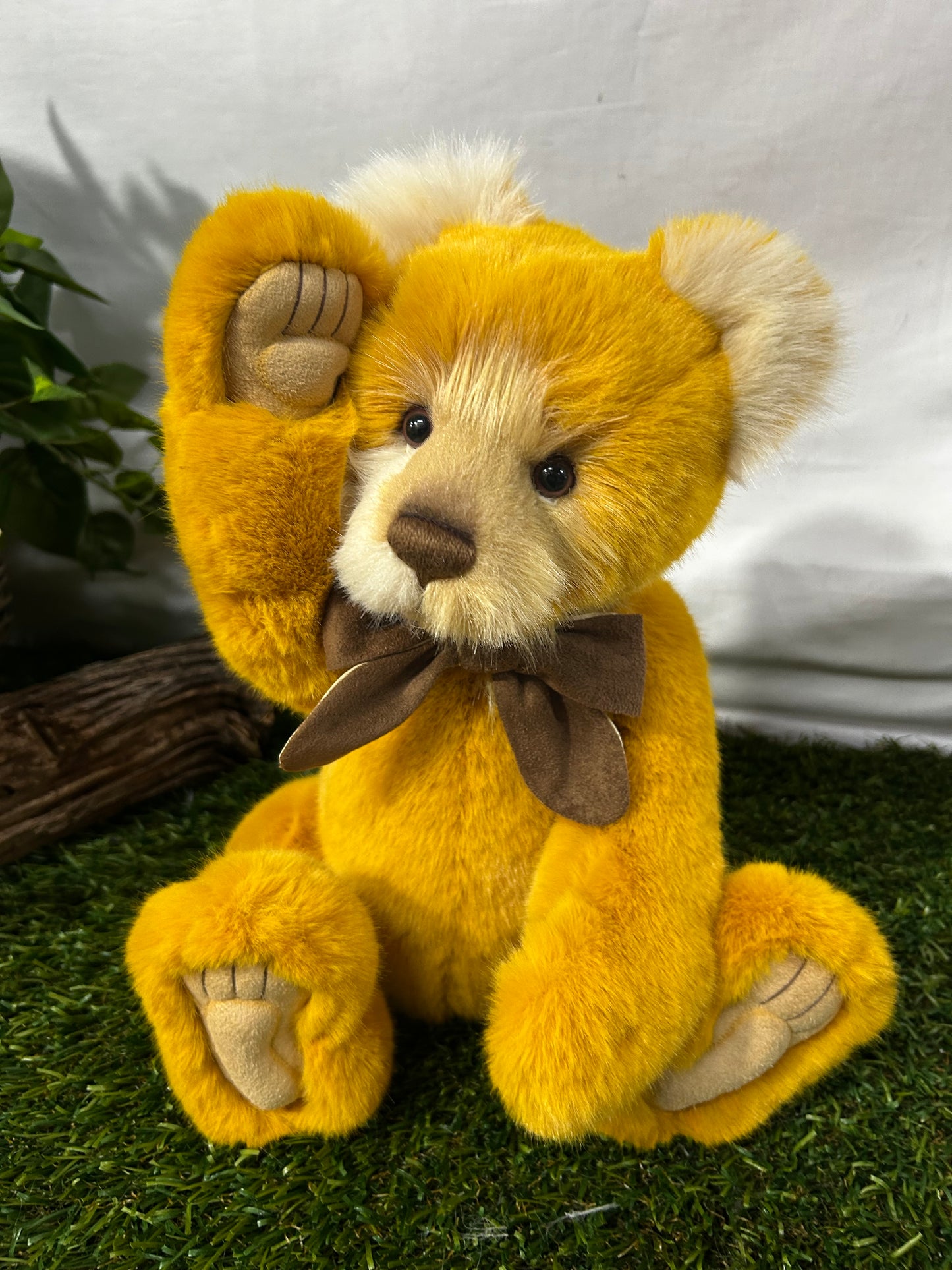 2025 CHARLIE BEARS MRS JONES