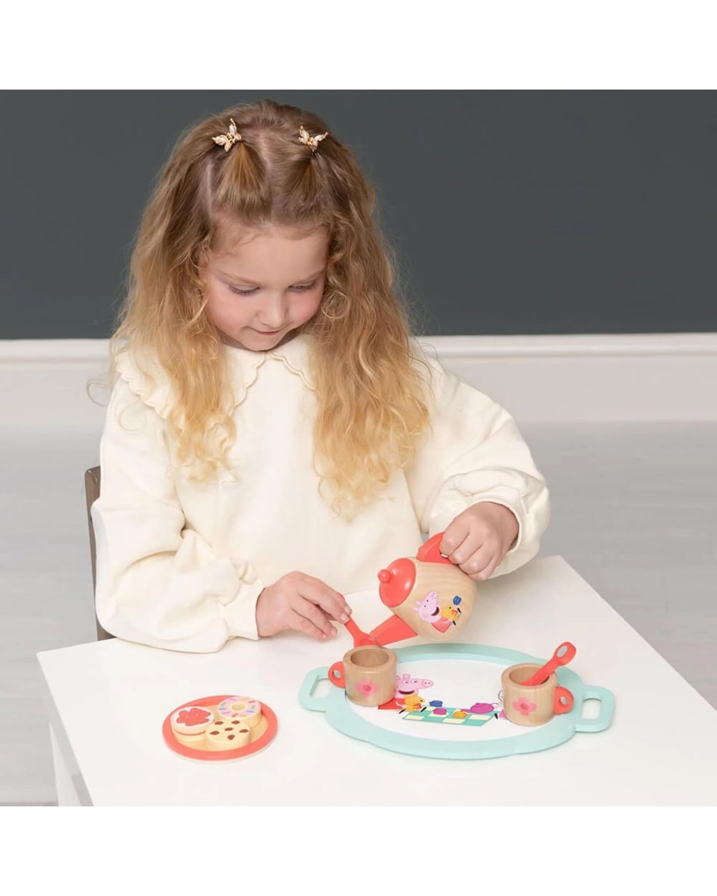 PEPPA PIG WOODEN TEA PARTY SET