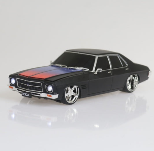 Dda 1:24 Hq Holden Matt Blk/Red/Bl Light