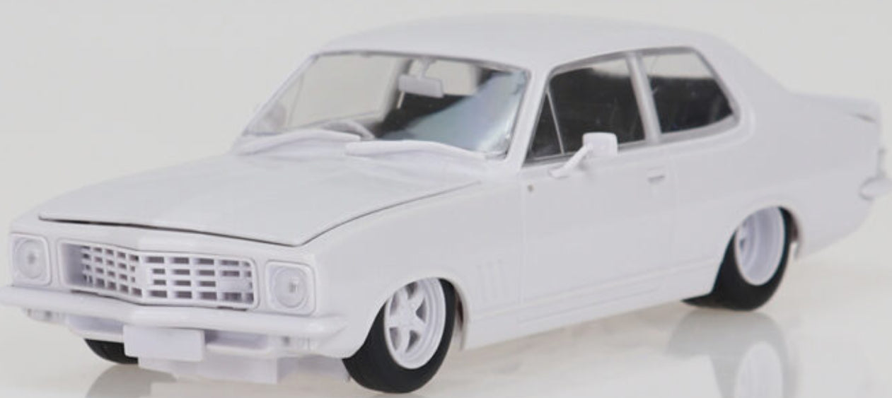 DDA 1:24 LJ TORANA V8 CUSTOM S/BODY