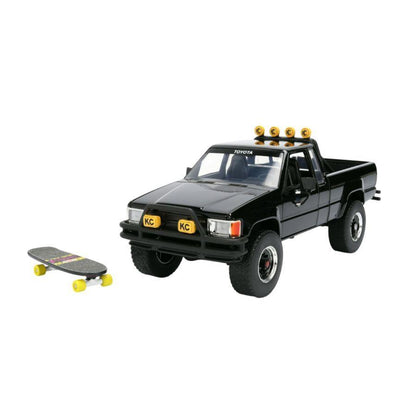 D/C 1:24 BTTF 1985 TOYOTA SR5 PICKUP