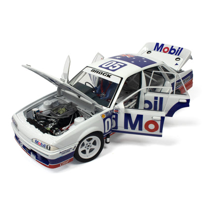 1:18 VL COMMODORE PETER BROCKS 05