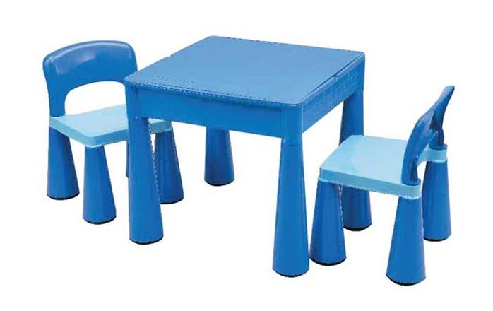 BLOCK TABLE AND CHAIRS BLUE