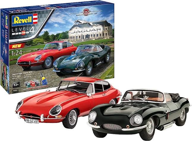 REVELL 1:24 100 YEARS JAGUAR GIFT SET