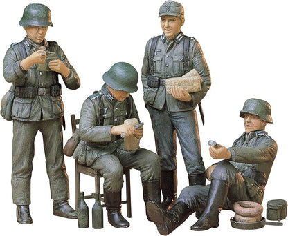 TAMIYA 1/35 GERMAN SOLDIERS AT REST