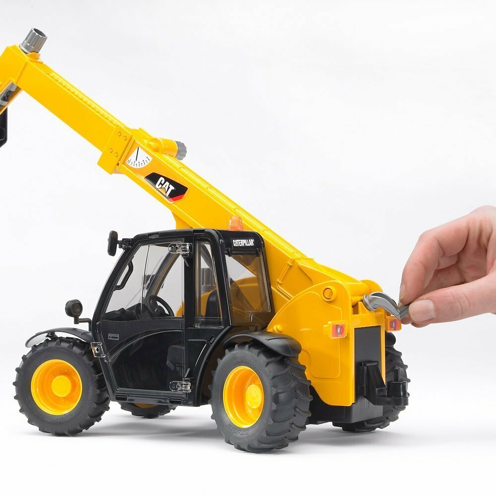 Bruder 1:16 Caterpillar Telehandler