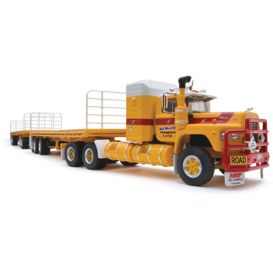 1:64 HIGHWAY NEIL MANSELL FREIGHT TRAIN