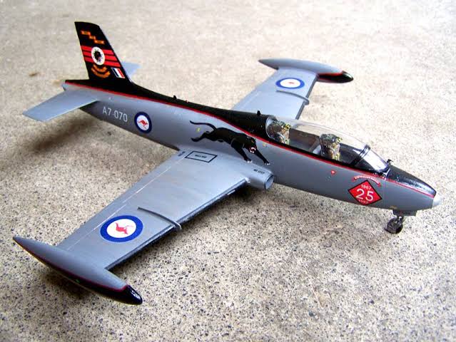 ITALERI 1:48 MB-326