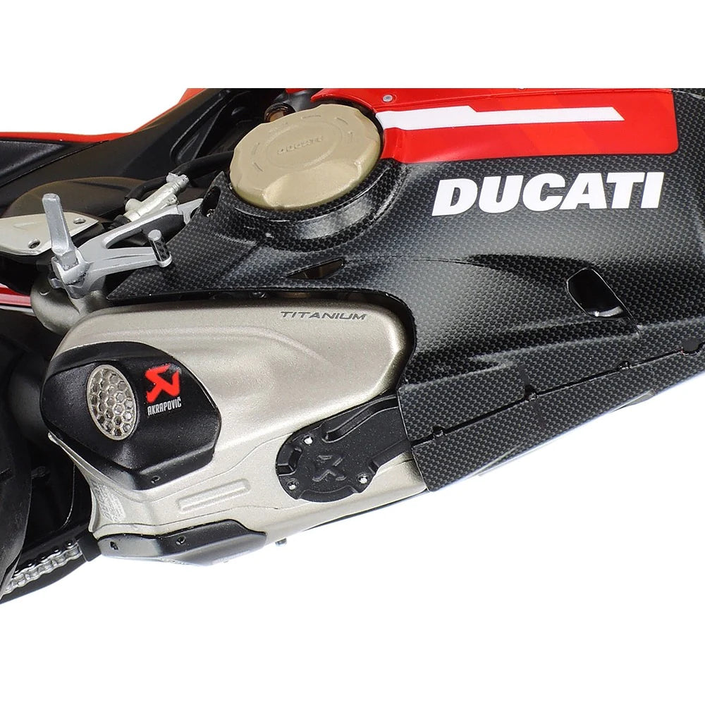 TAMIYA 1:12 DUCATI SUPERLEGGERA V4