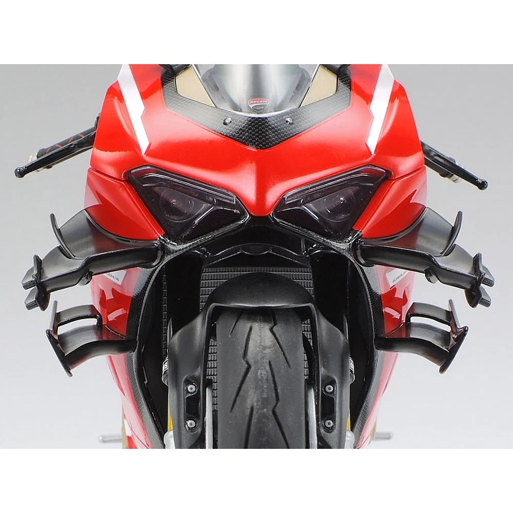 TAMIYA 1:12 DUCATI SUPERLEGGERA V4