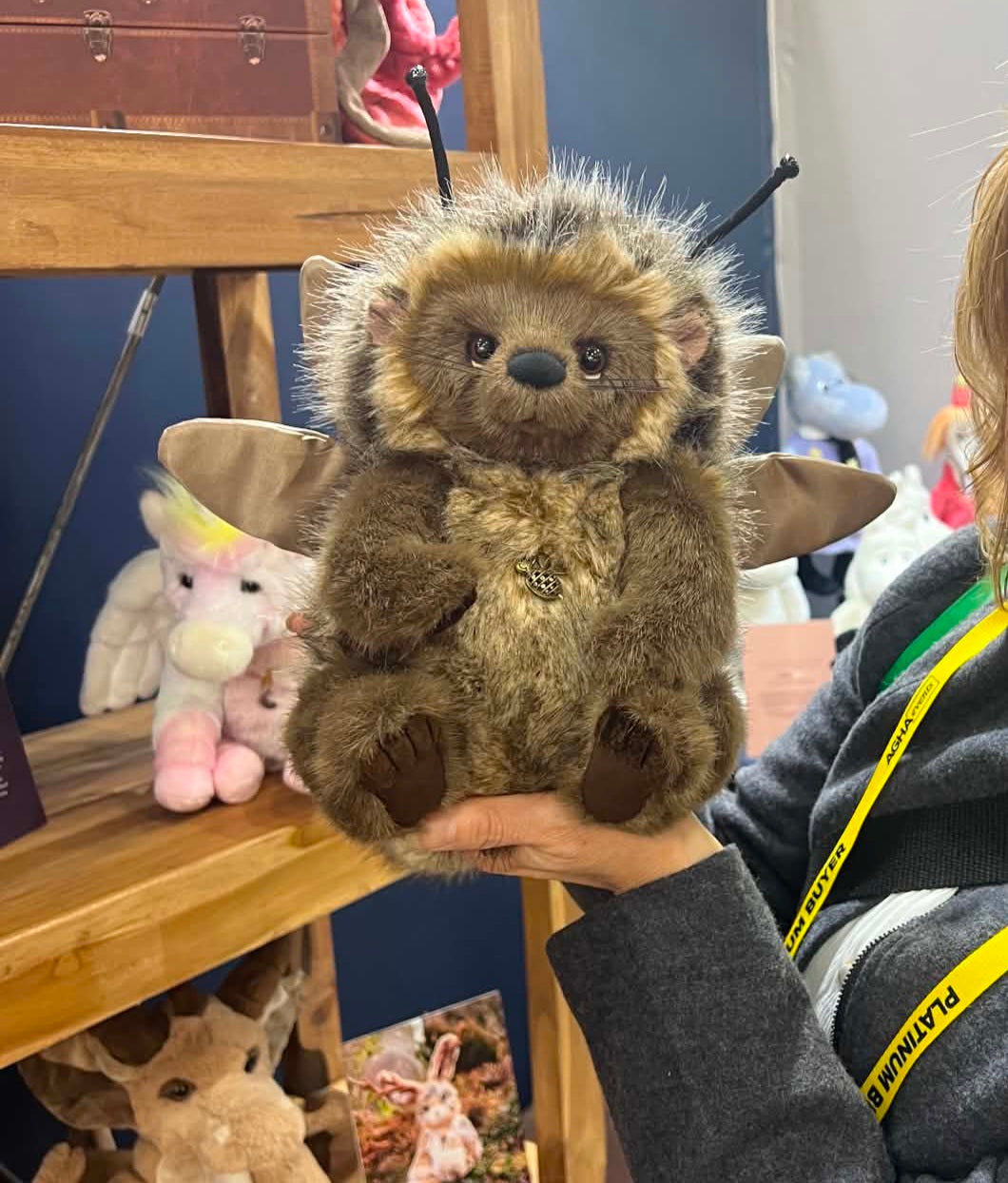 CHARLIE SIGNATURE BEAR TIZZIE WHIZIE