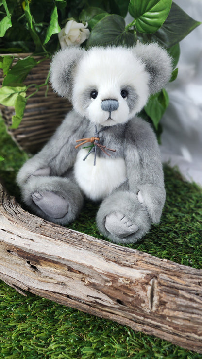2025 CHARLIE BEARS EXCLUSIVE ANNI BRONTE